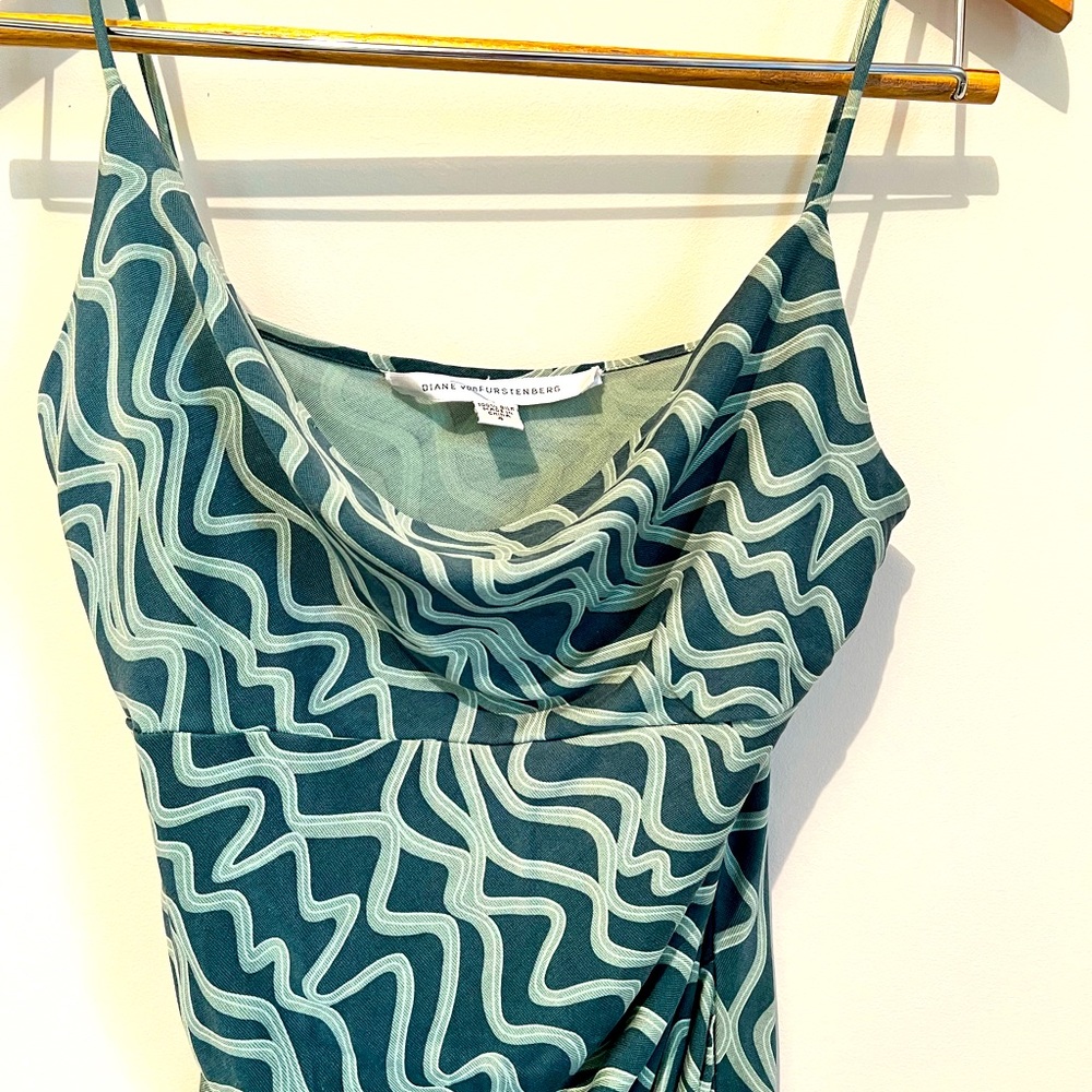 Diane von Furstenberg 90s mini dress 💯 silk